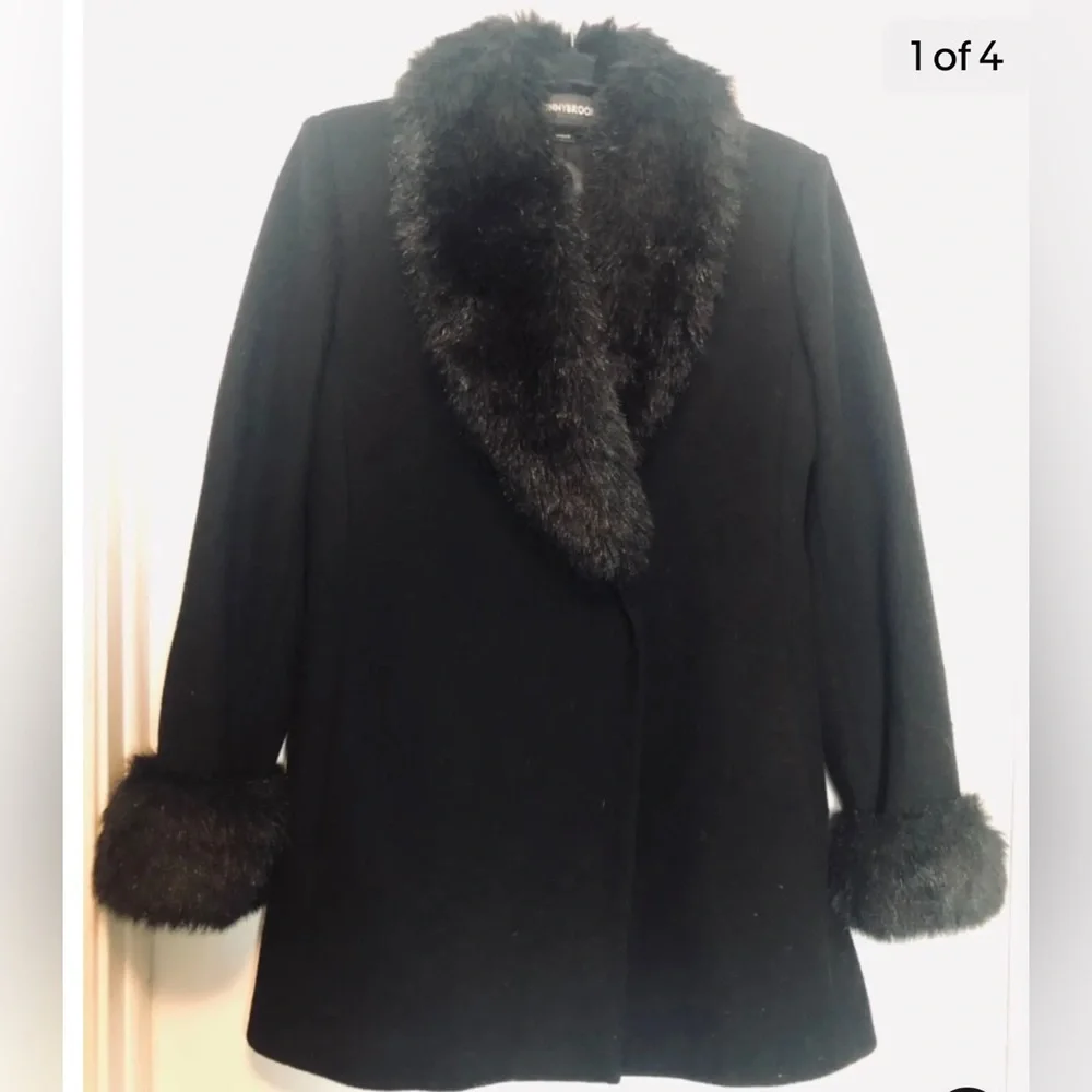 Donnybrook faux fur trimmed Dress Coat size 1 Wool Black gorgeous